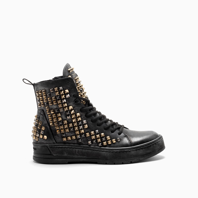 SNEAKER BOOT GOLD STUDS