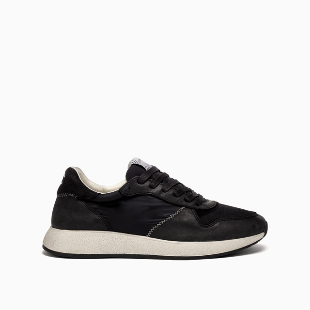 EXTRA LIGHT RUNNER LEATHER ALL BLACK