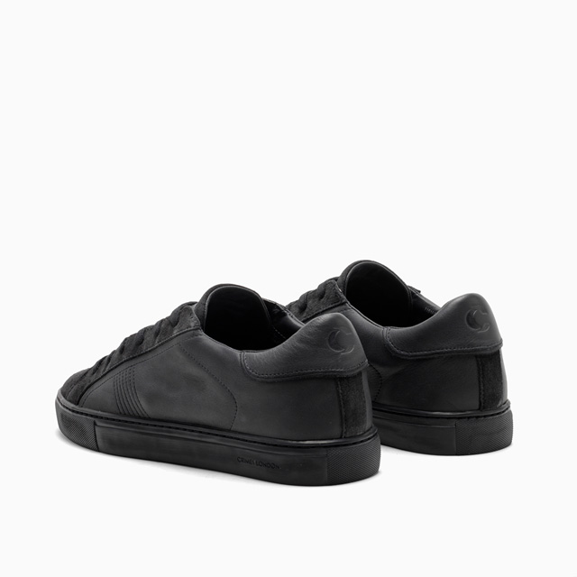 LOW TOP ESSENTIAL ALL BLACK